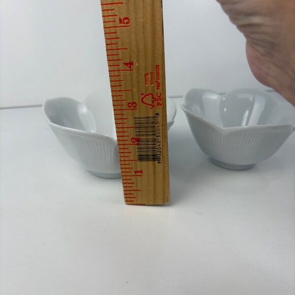 White Pier 1 Lotus Scalloped Porcelain Bowls Set Of 2 Tulip 4 1/2” - Picture 7 of 7